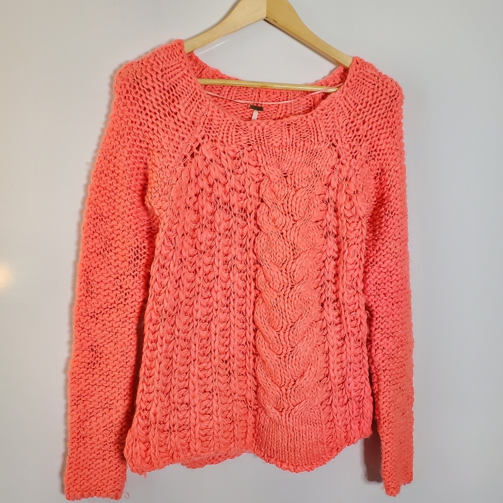 Free People Hot pink chunky knit sweater Size Small